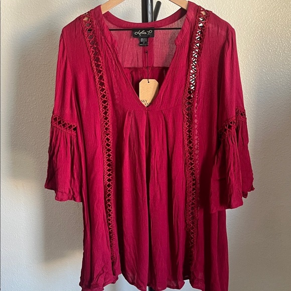 Lola Deep Red Boho Lace Accent Blouse NWT - Picture 1 of 3
